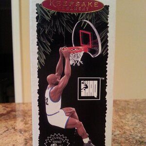 Hallmark Keepsake Ornament Collector's Series - Hoop Stars - Shaquille O'Neal